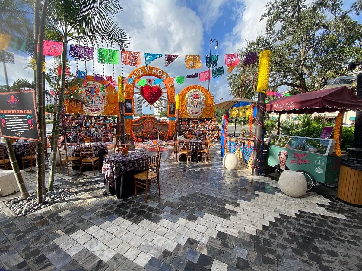 Maíz y Agave outdoor altar display in Miami
