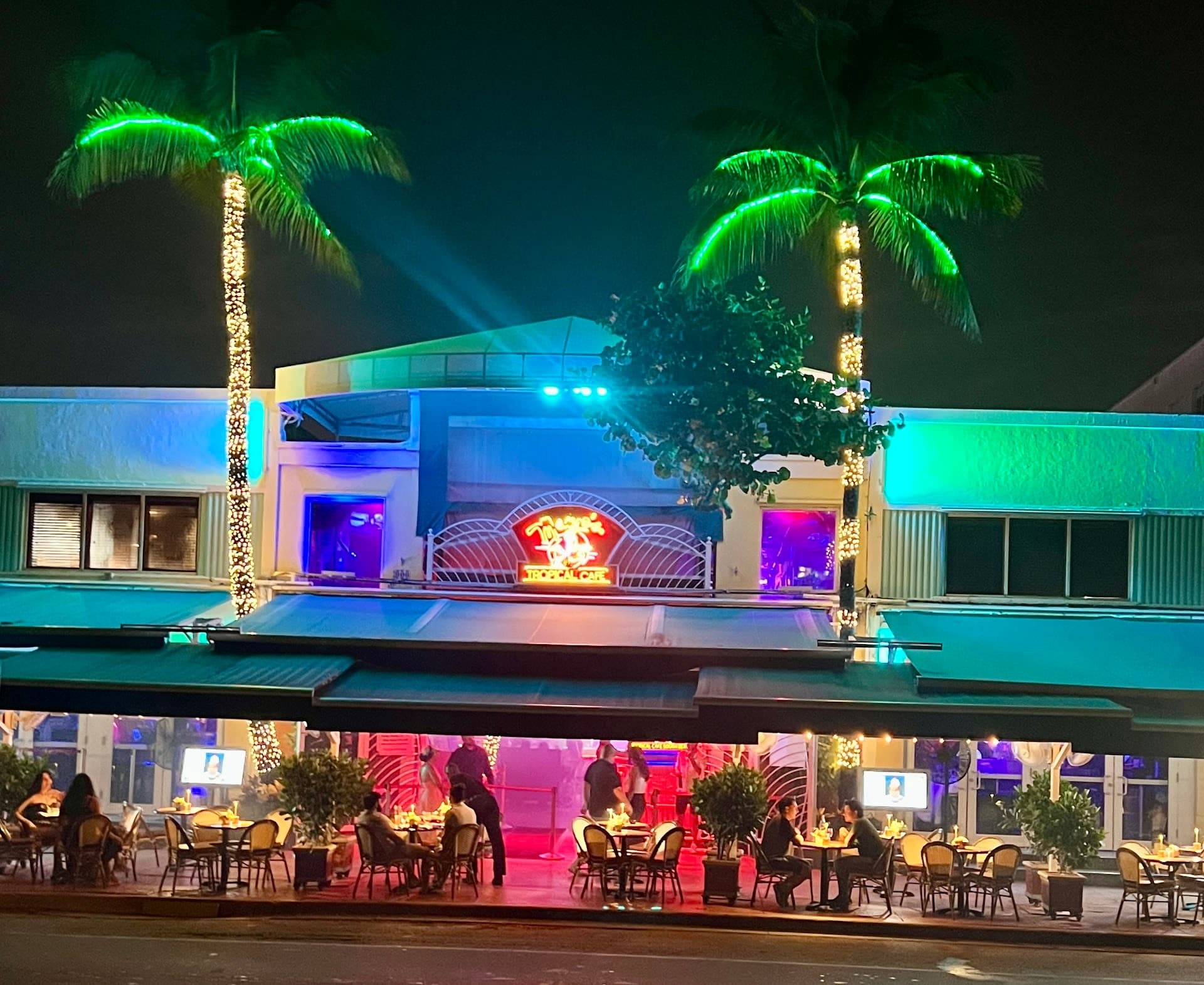 Mango's restaurant exterior at night in Miami Beach
