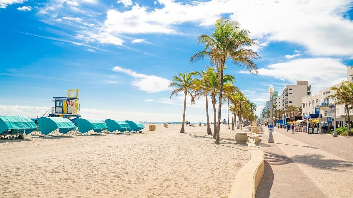Margaritaville Hollywood Beach Resort beach view in Miami