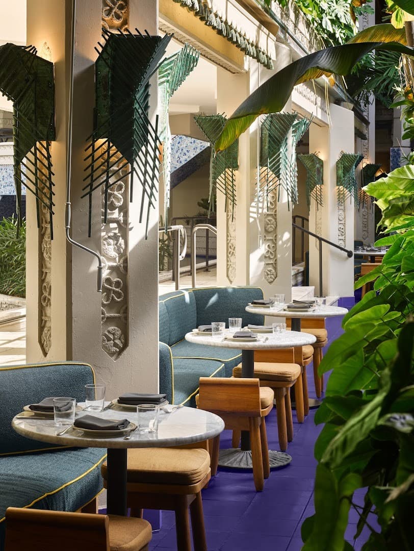 Dining area at Mayfair House Hotel & Garden in Miami