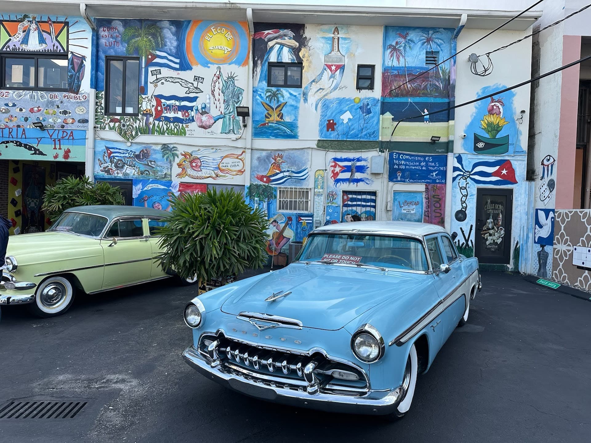Vintage cars at Miami Culinary Tours, Miami Beach