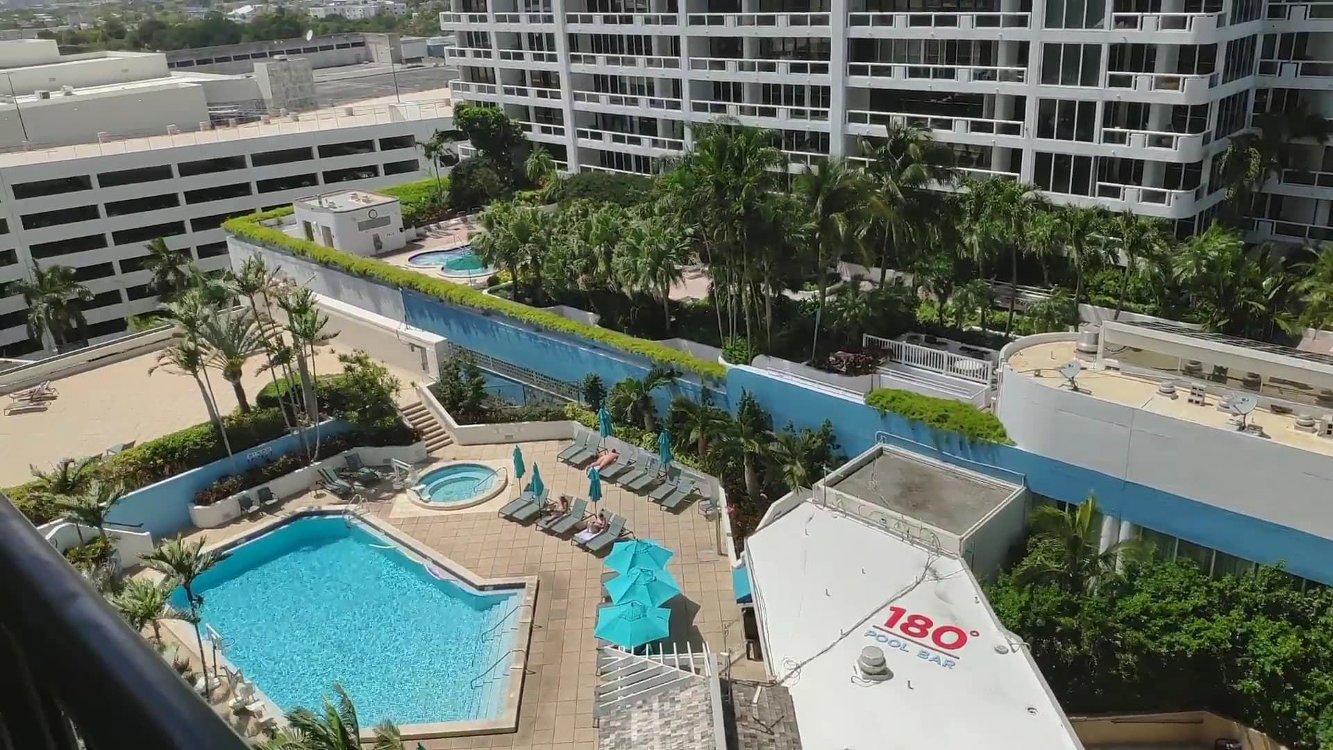 Pool area at Miami Marriott Biscayne Bay