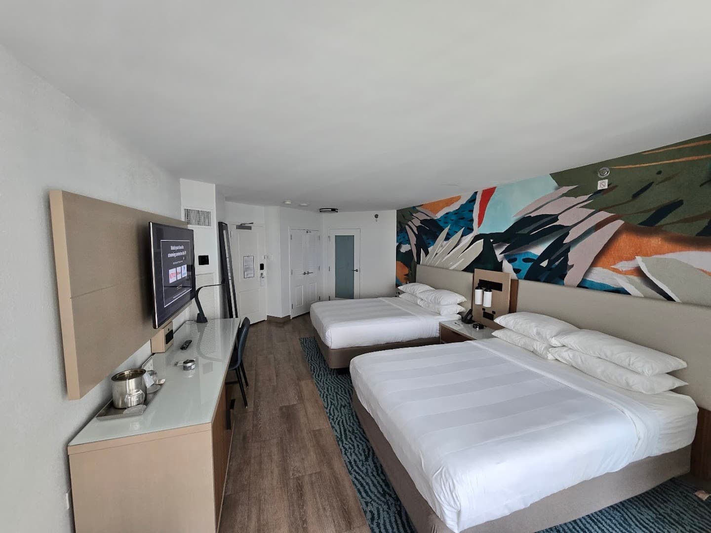 Modern guest room at Miami Marriott Biscayne Bay