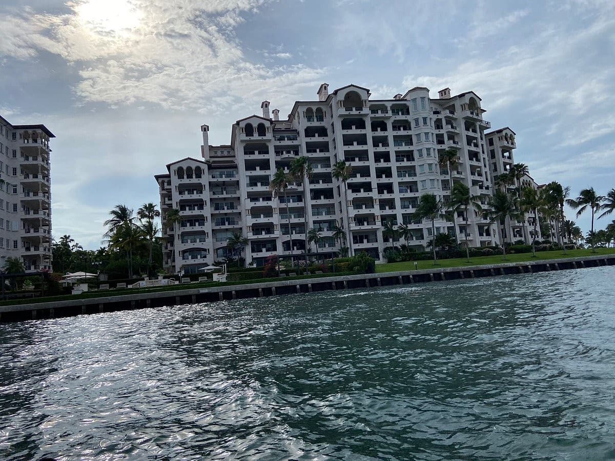 Luxury waterfront condos in Miami Beach