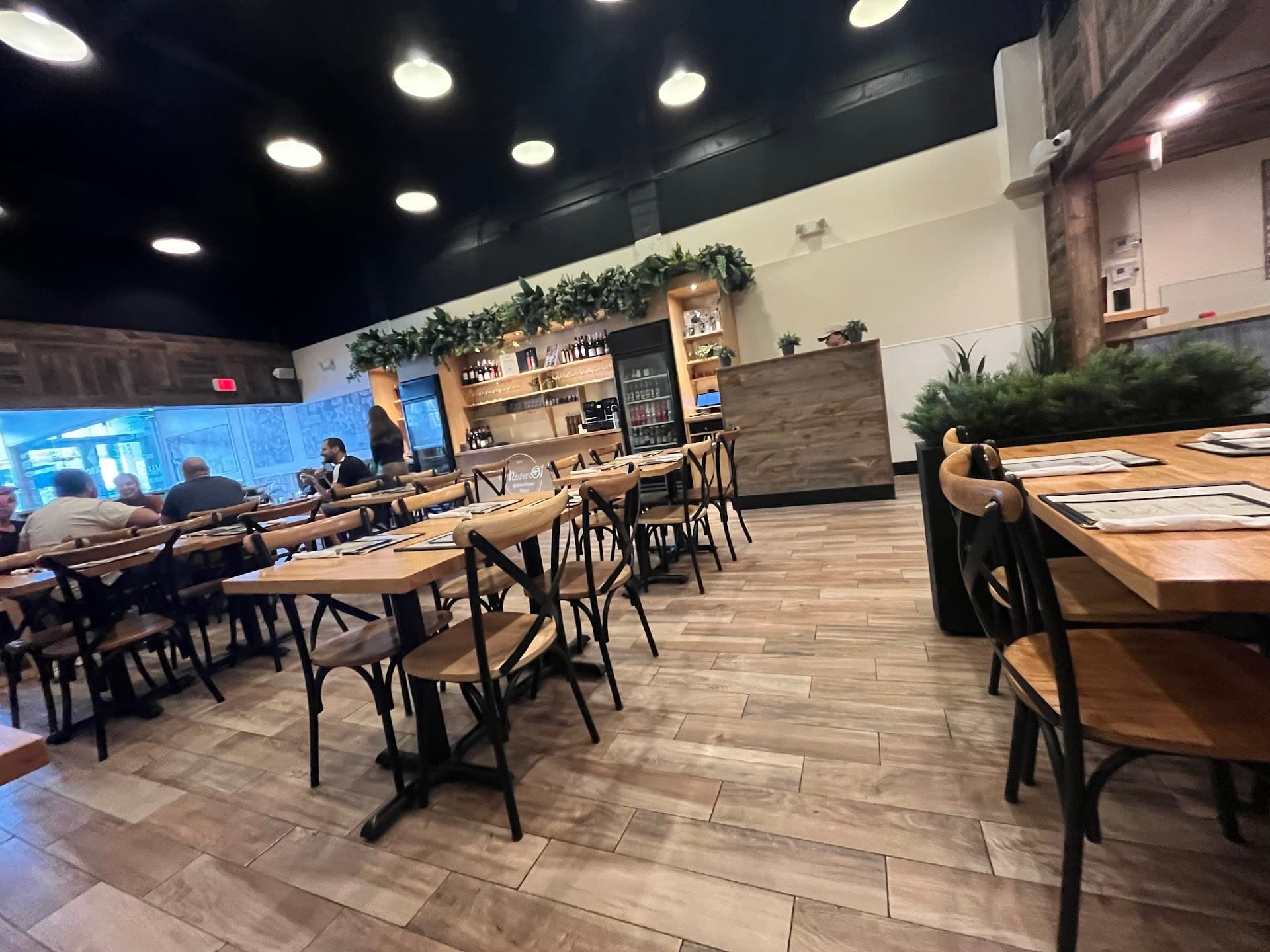 Interior of Mister O1 Extraordinary Pizza in Miami