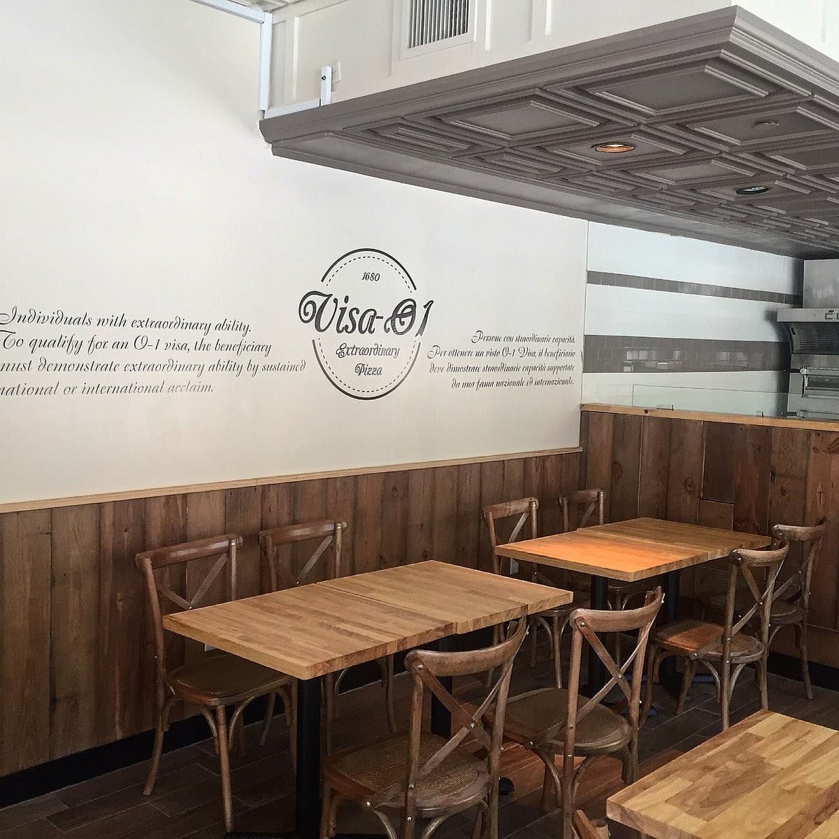 Mister O1 Extraordinary Pizza interior in Miami