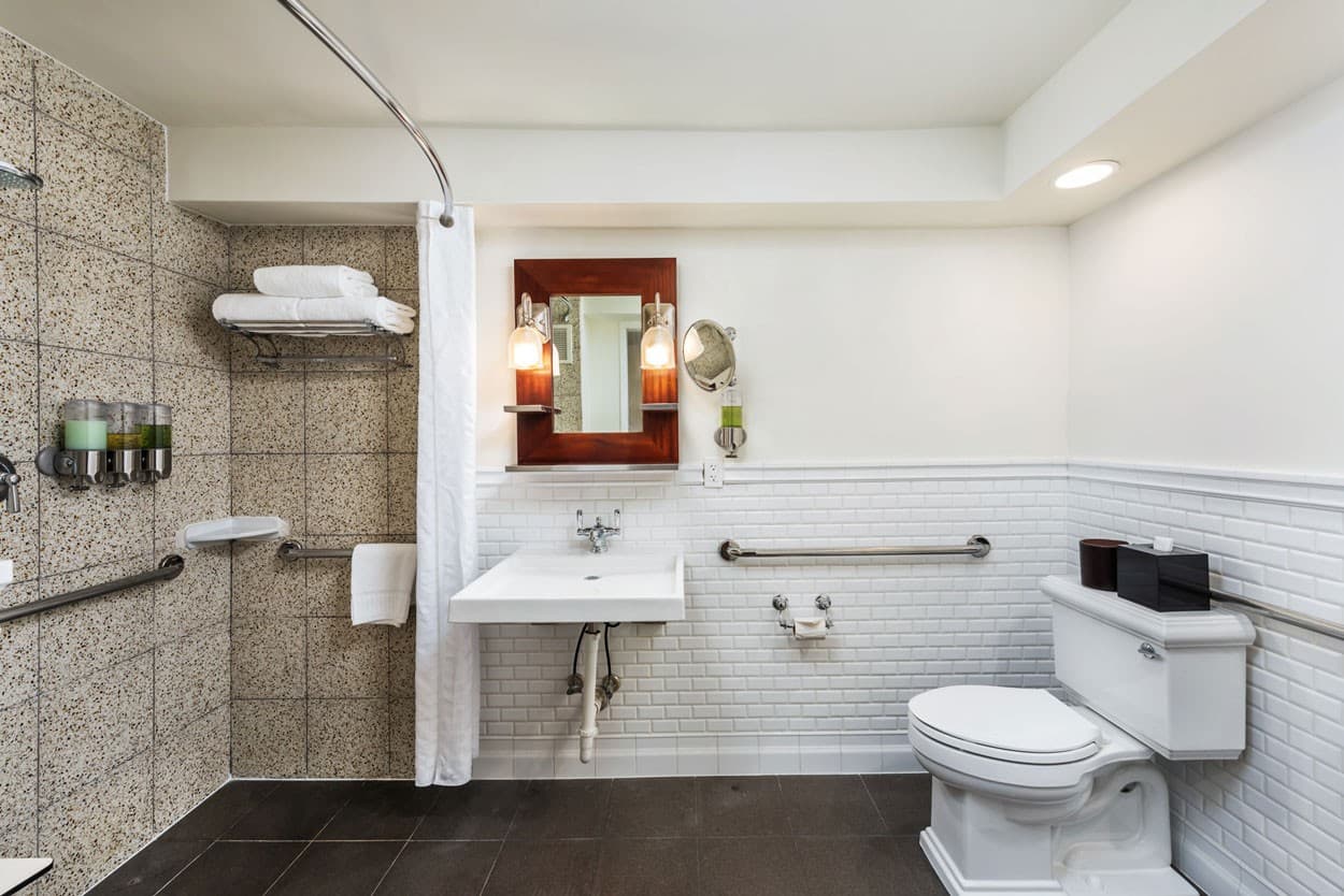 National Hotel bathroom in Miami Beach