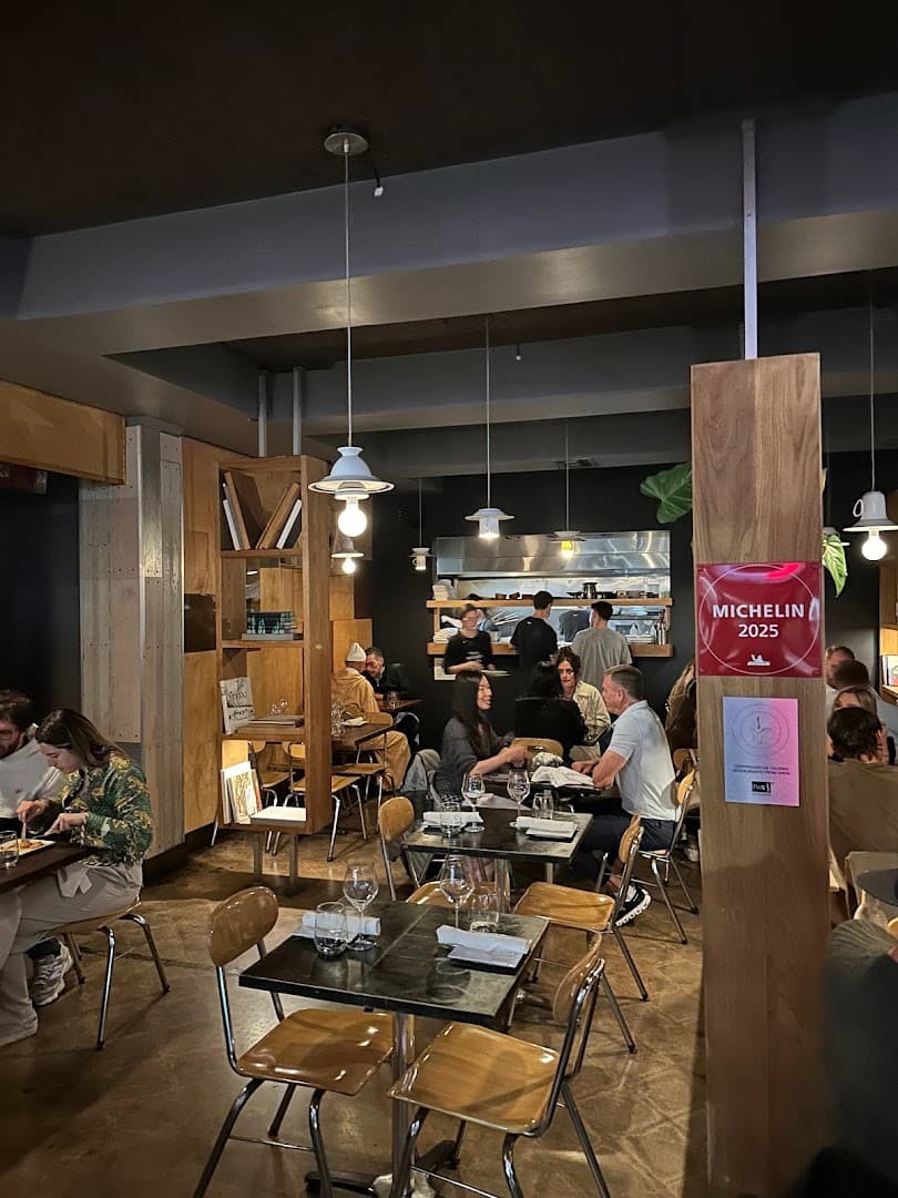 Niu Kitchen dining scene in Miami