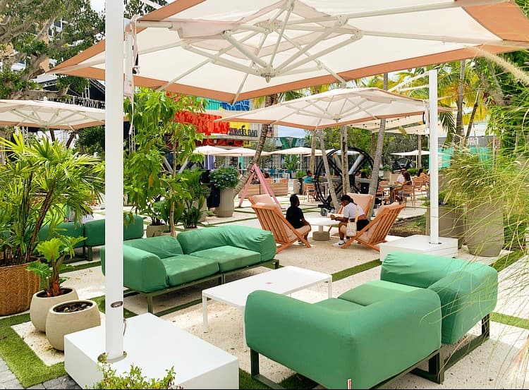 Oasis Wynwood outdoor seating area in Miami