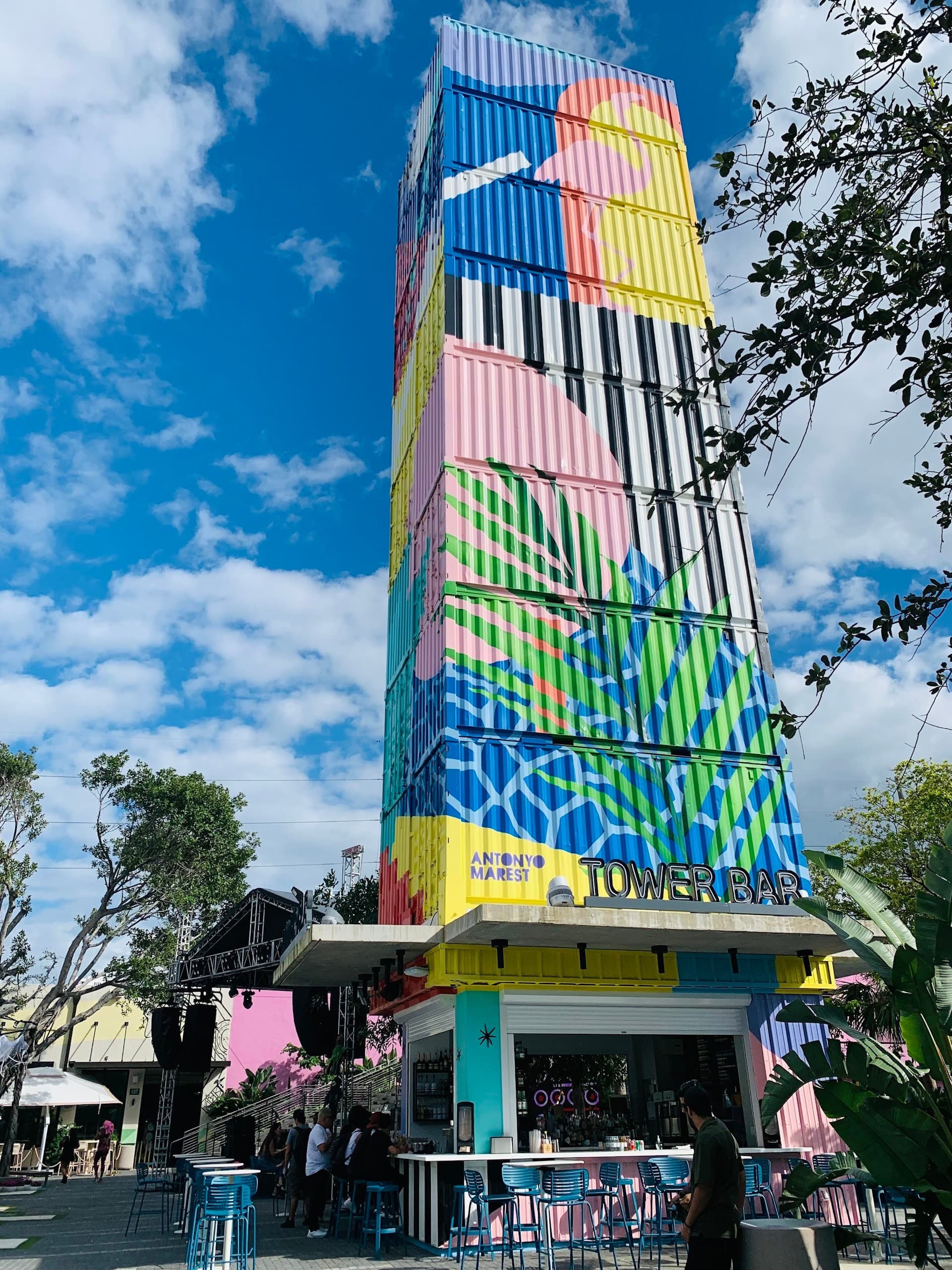 Vibrant exterior of Oasis Wynwood in Miami