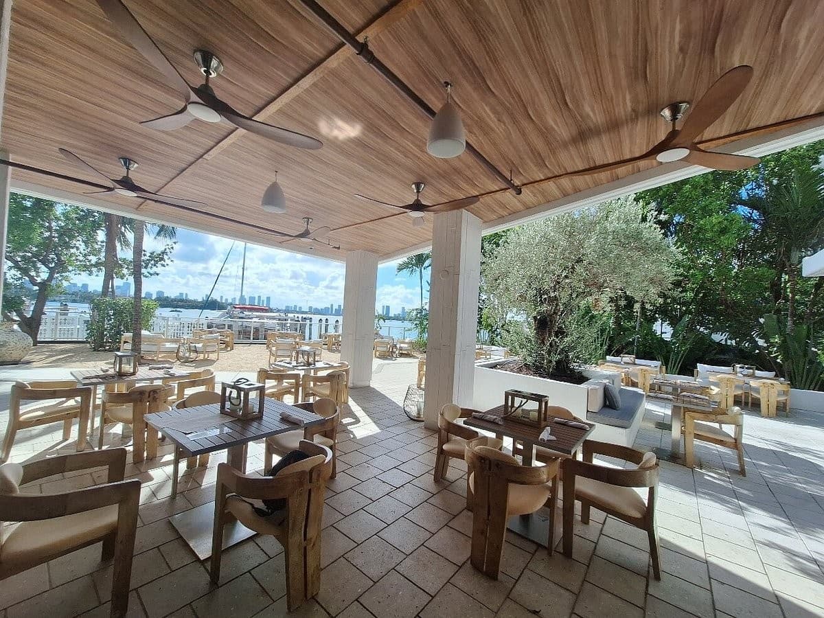 Pamplemousse On The Bay dining area at 910 West Ave