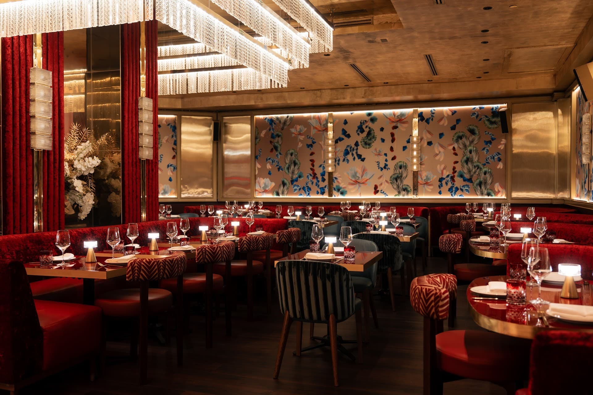 Elegant interior of Papi Steak Miami Beach