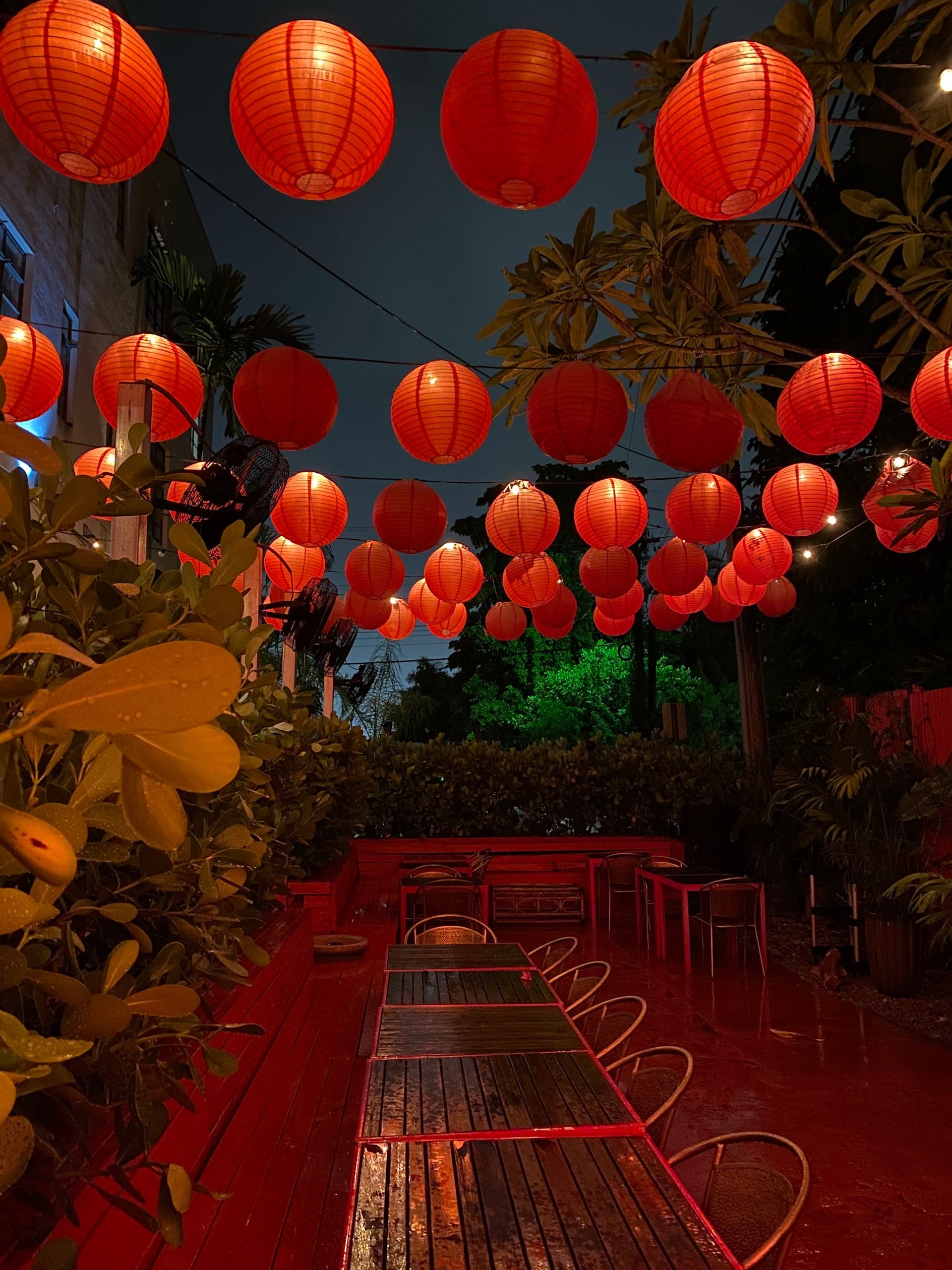 Phuc Yea restaurant ambiance in Miami at night