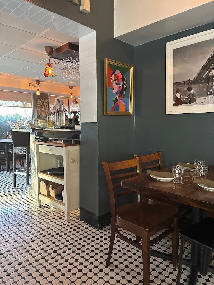 Interior view of Pinch Kitchen+Bar in Miami