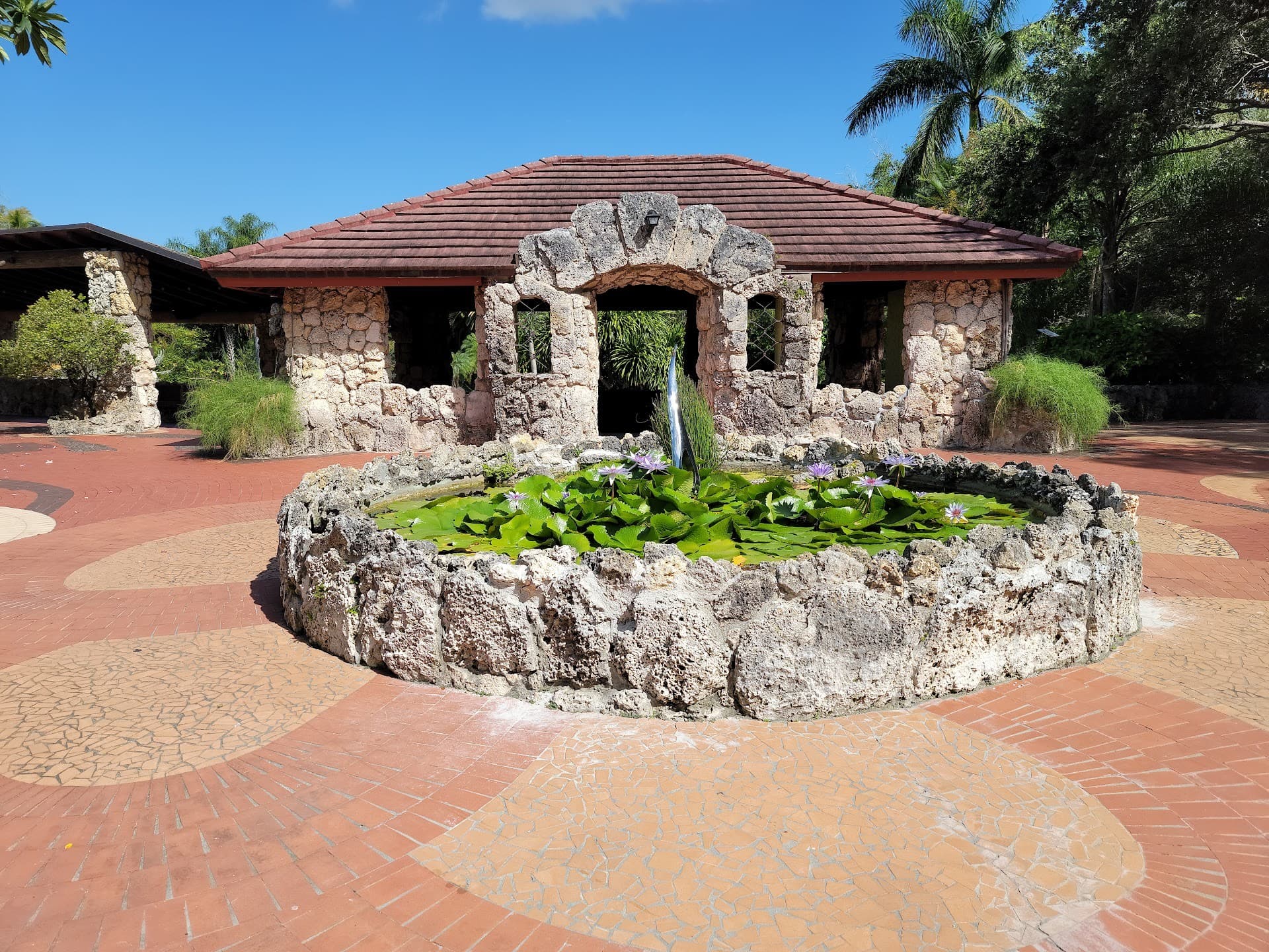 Pinecrest Gardens scenic view with fountain and greenery
