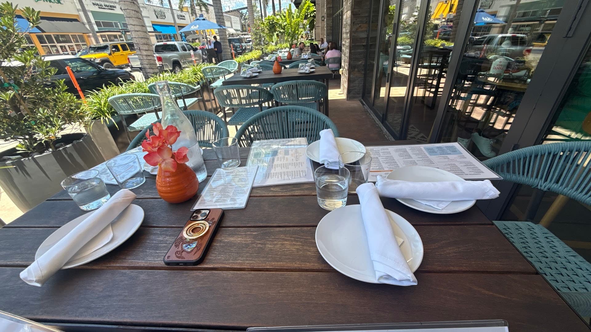 Outdoor dining at Pisco y Nazca Ceviche Gastrobar in Doral