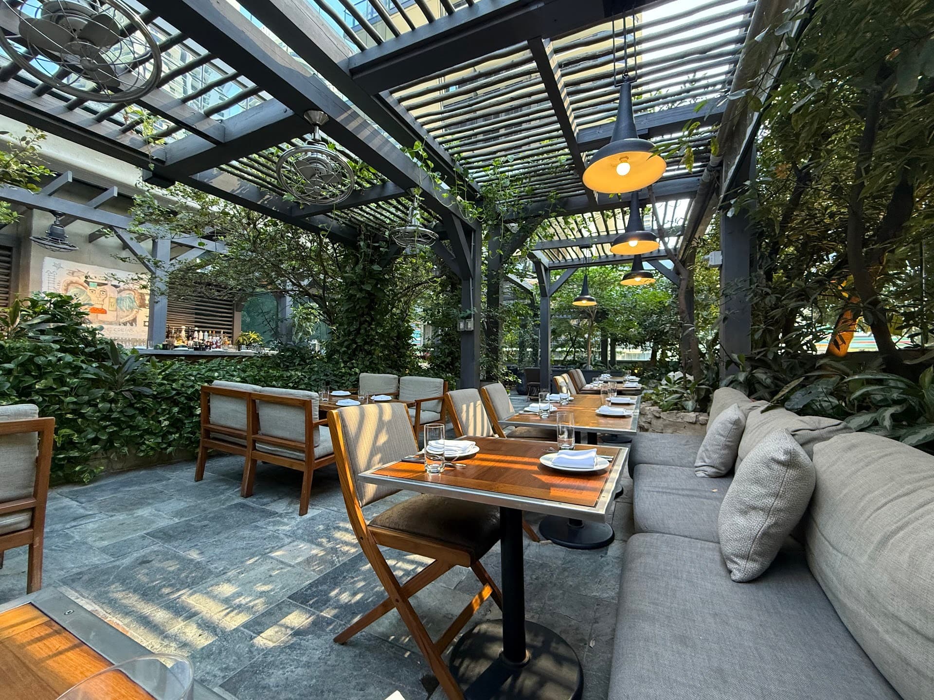 Outdoor patio at Quinto Miami restaurant in Miami