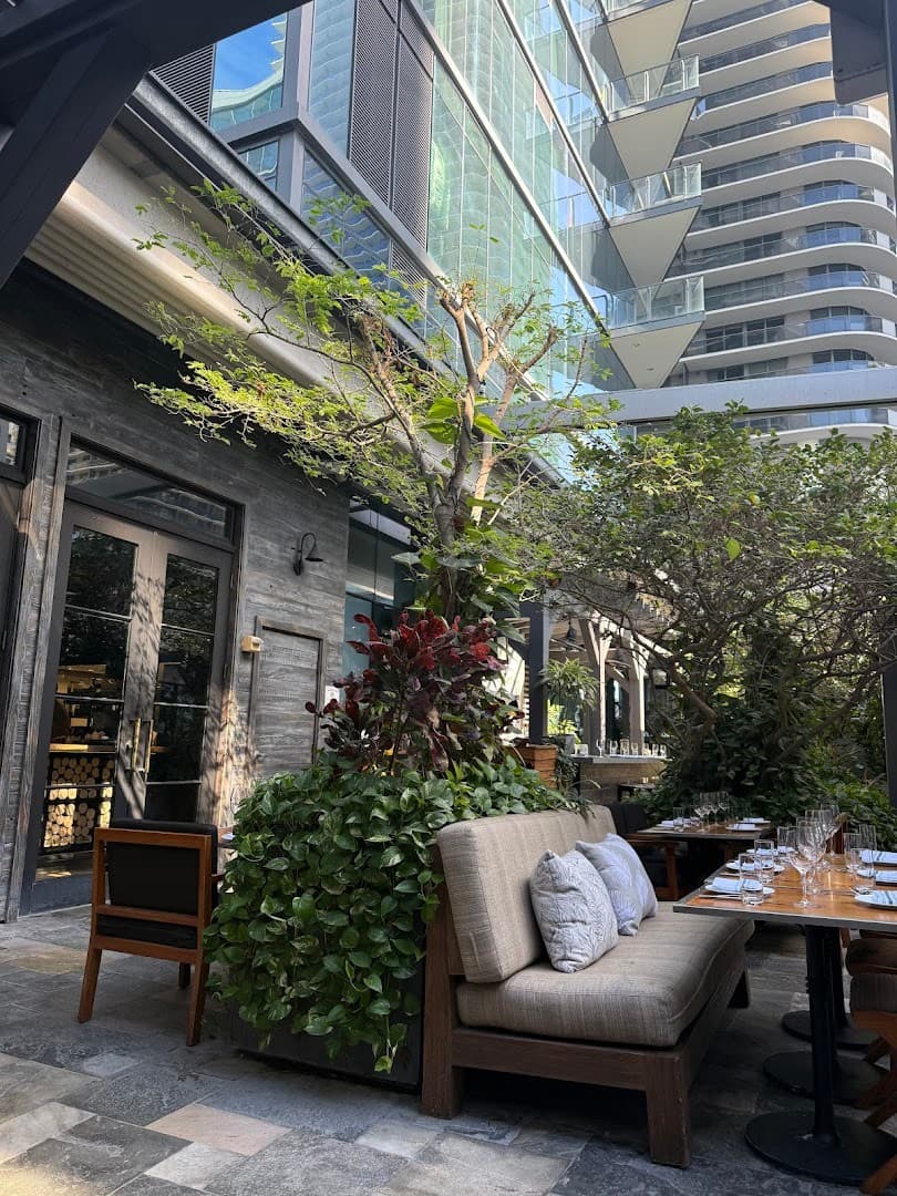 Quinto Miami outdoor patio seating area