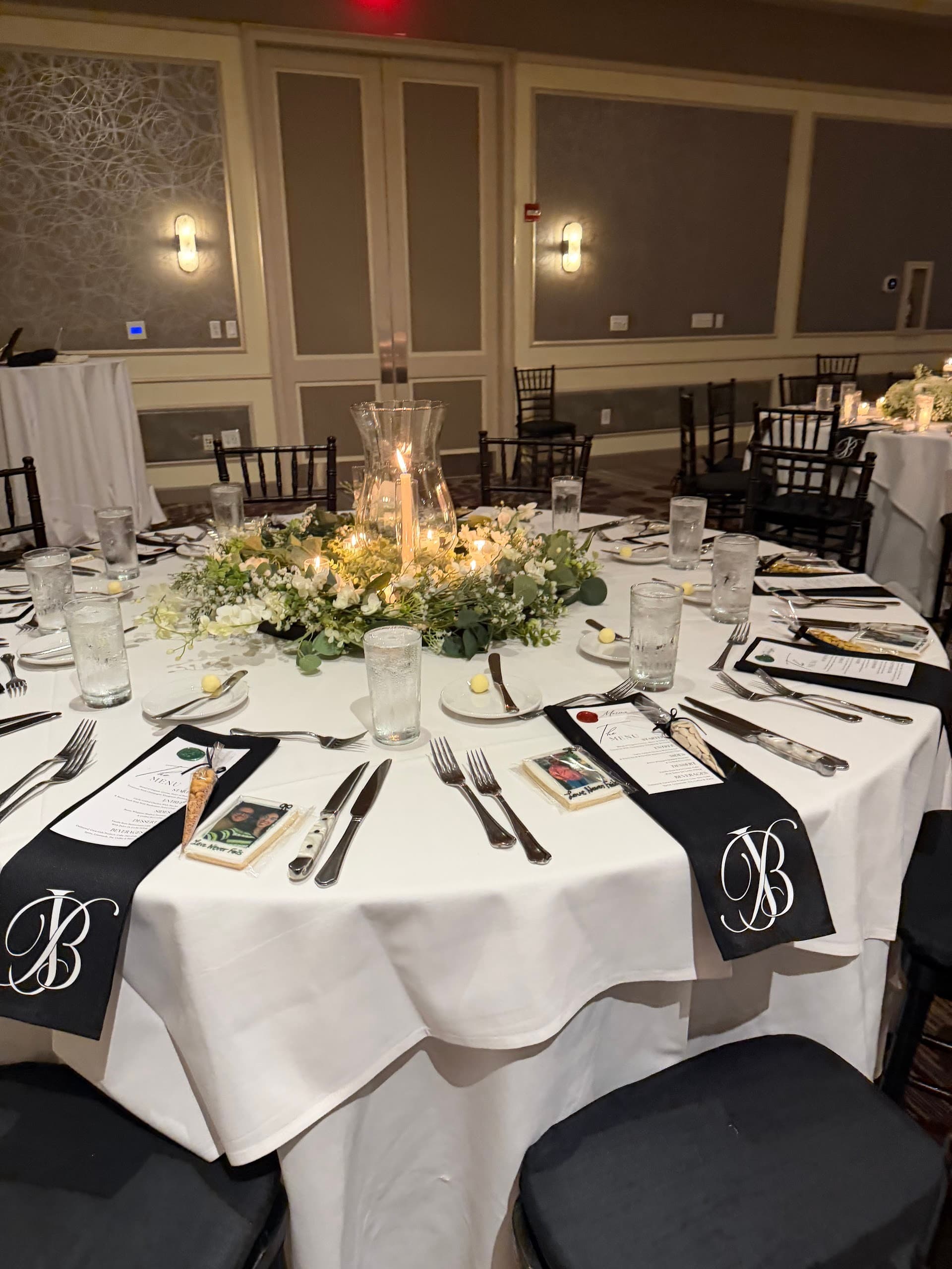 Elegant dining setup at Rusty Pelican Miami in Key Biscayne