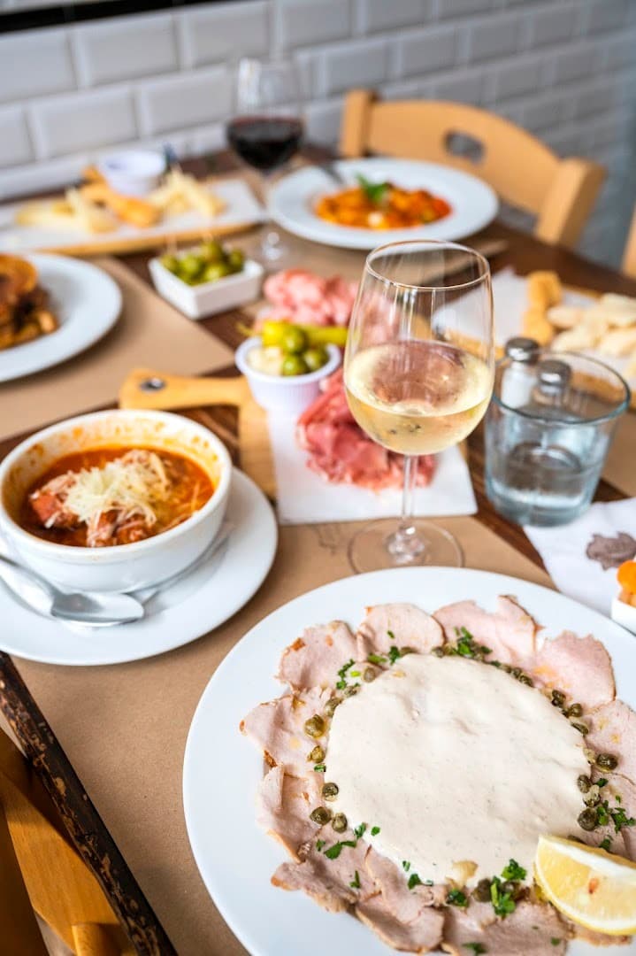Dining scene at Salumeria 104 in Midtown Miami
