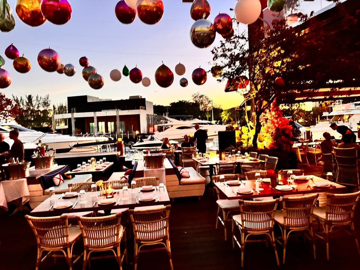 Seaspice Brasserie & Lounge outdoor ambiance in Miami