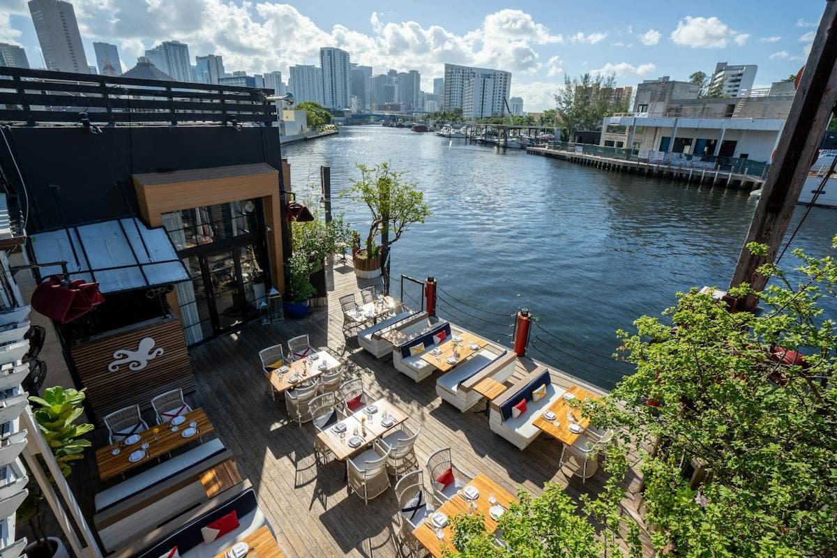 Seaspice Brasserie & Lounge outdoor dining area in Miami