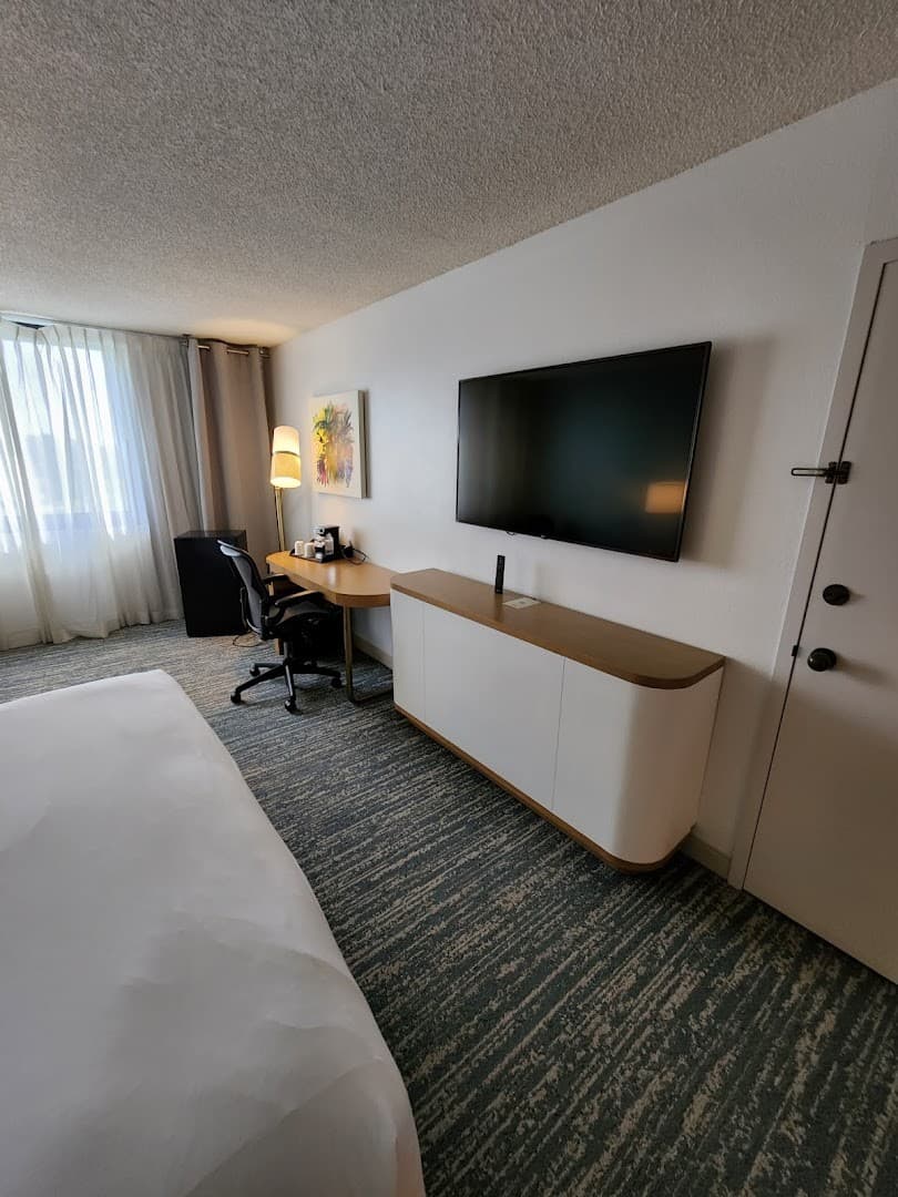 Sheraton Miami Airport Hotel room interior
