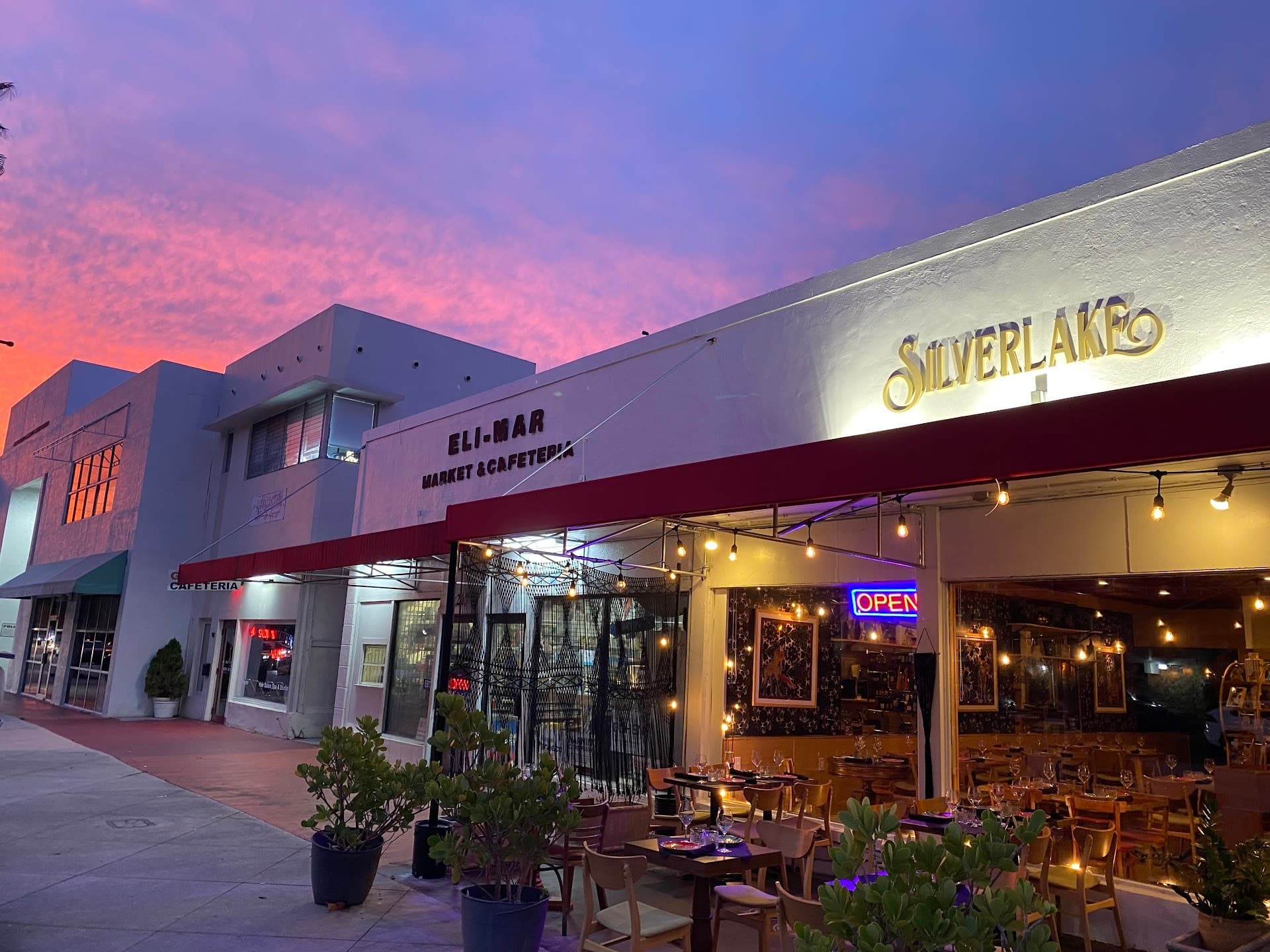 Silverlake Bistro exterior view in Miami Beach