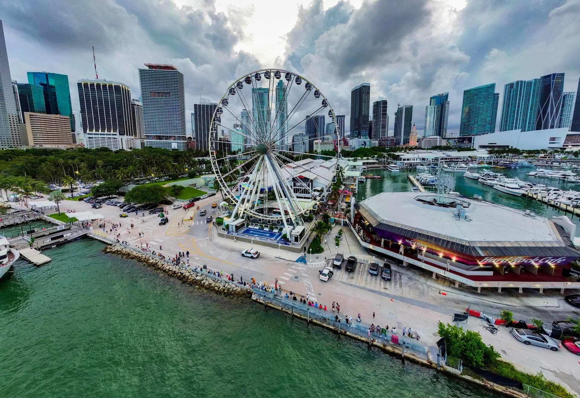 Skyviews Miami Observation Wheel exterior view in Miami