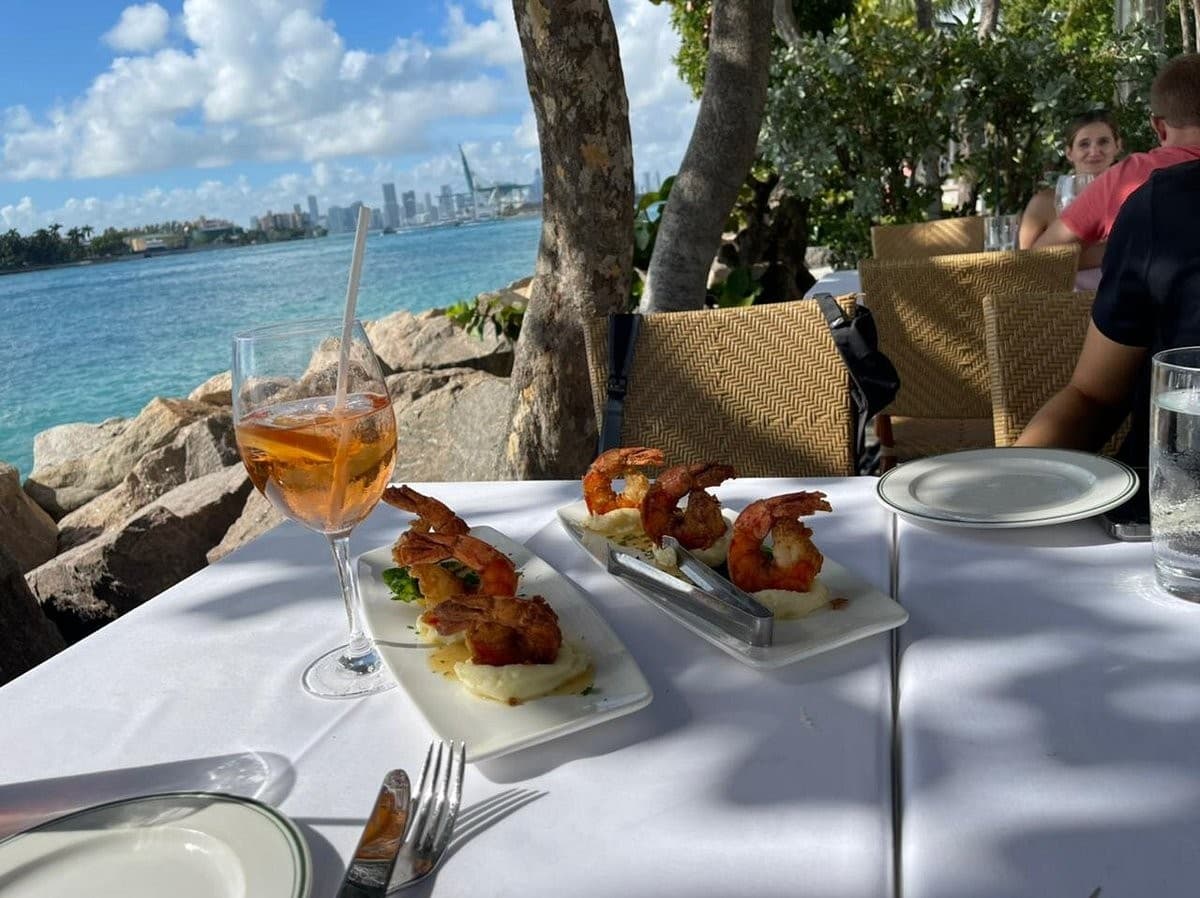 Dining scene at Smith & Wollensky in Miami Beach