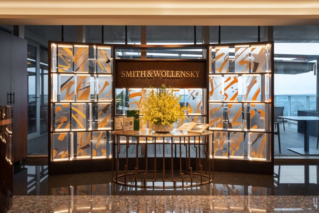 Smith & Wollensky interior in Miami Beach