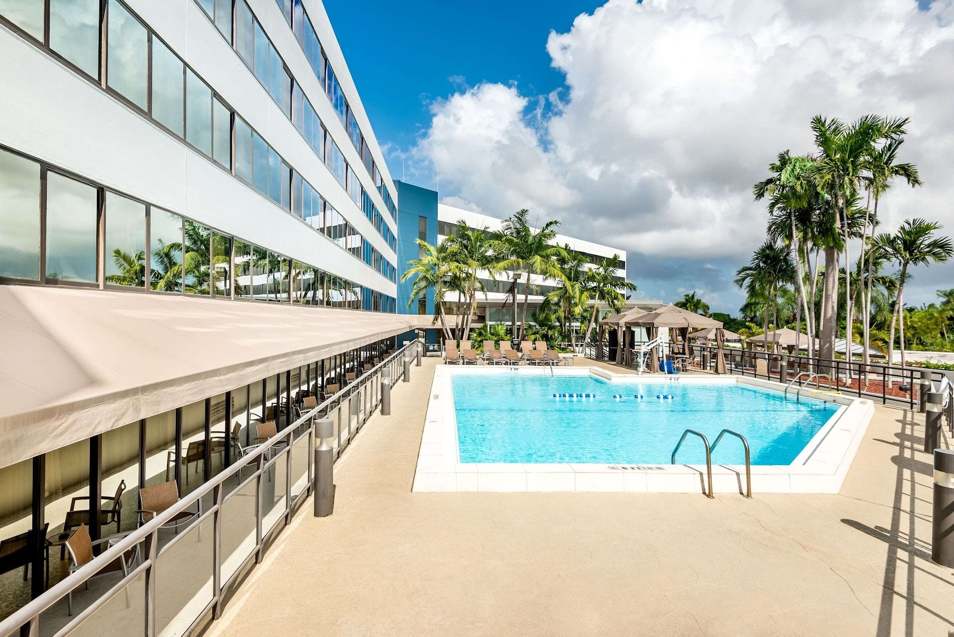 Sonesta Miami Airport pool area in Miami