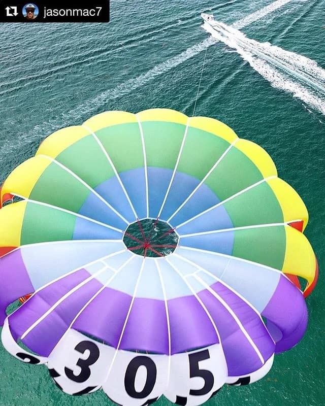 Parasailing at South Beach, Miami