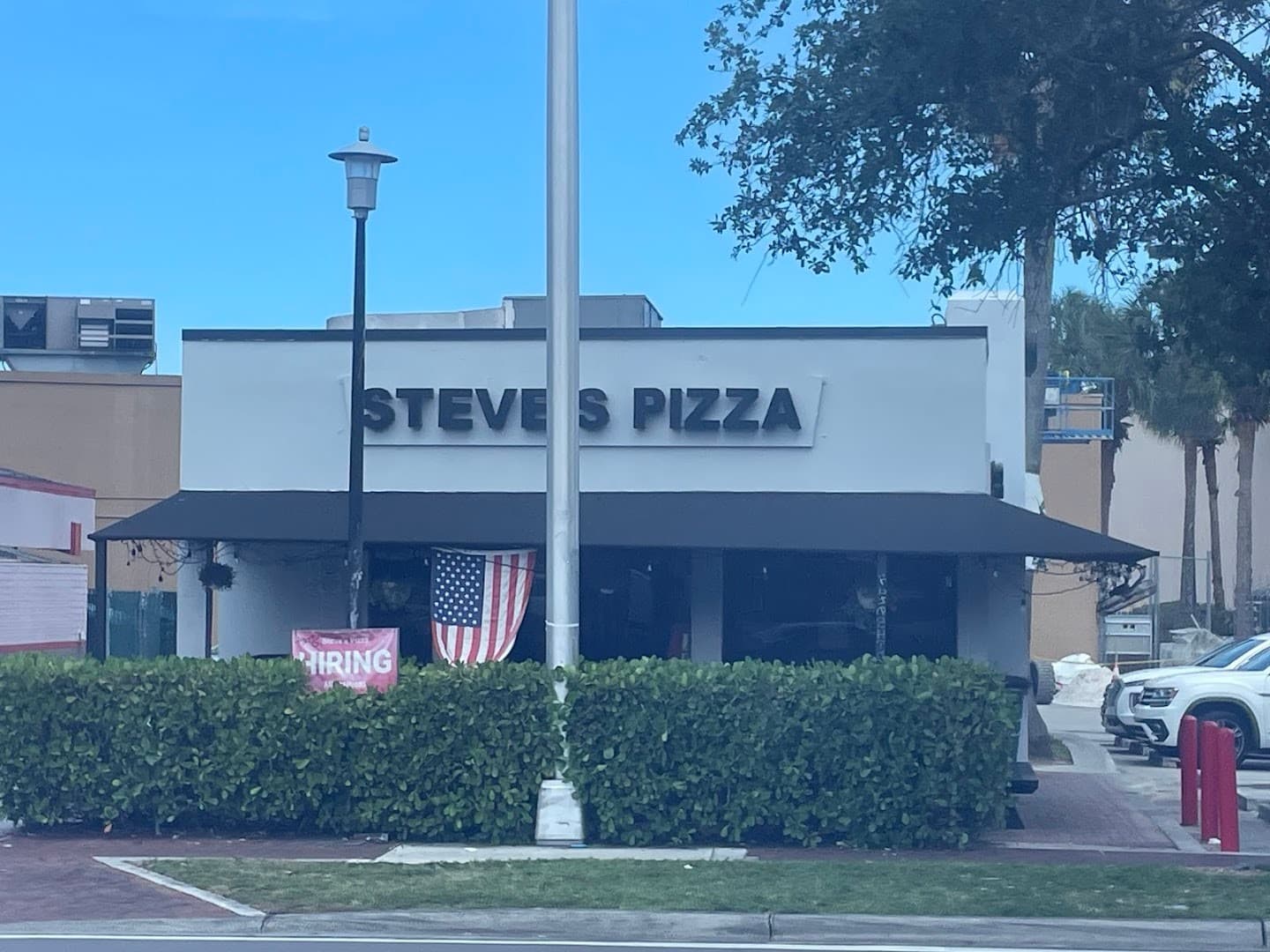 Steve's Pizza restaurant exterior in Miami
