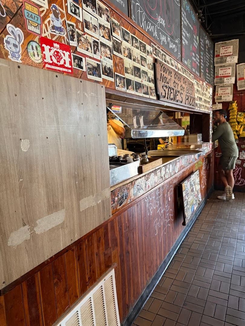 Interior view of Steve's Pizza in Miami