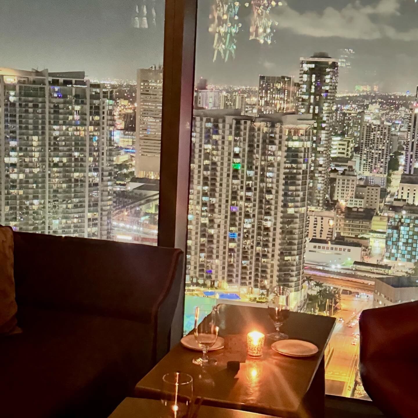 Elegant nightlife ambiance at Tea Room in Miami
