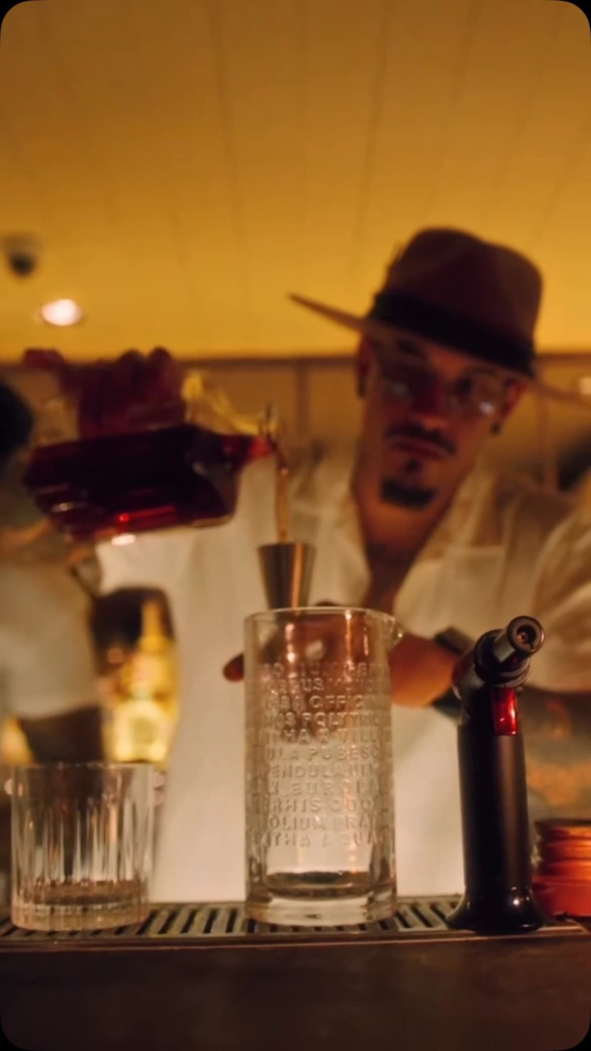 Bartender pouring drink at Terras Miami Rooftop