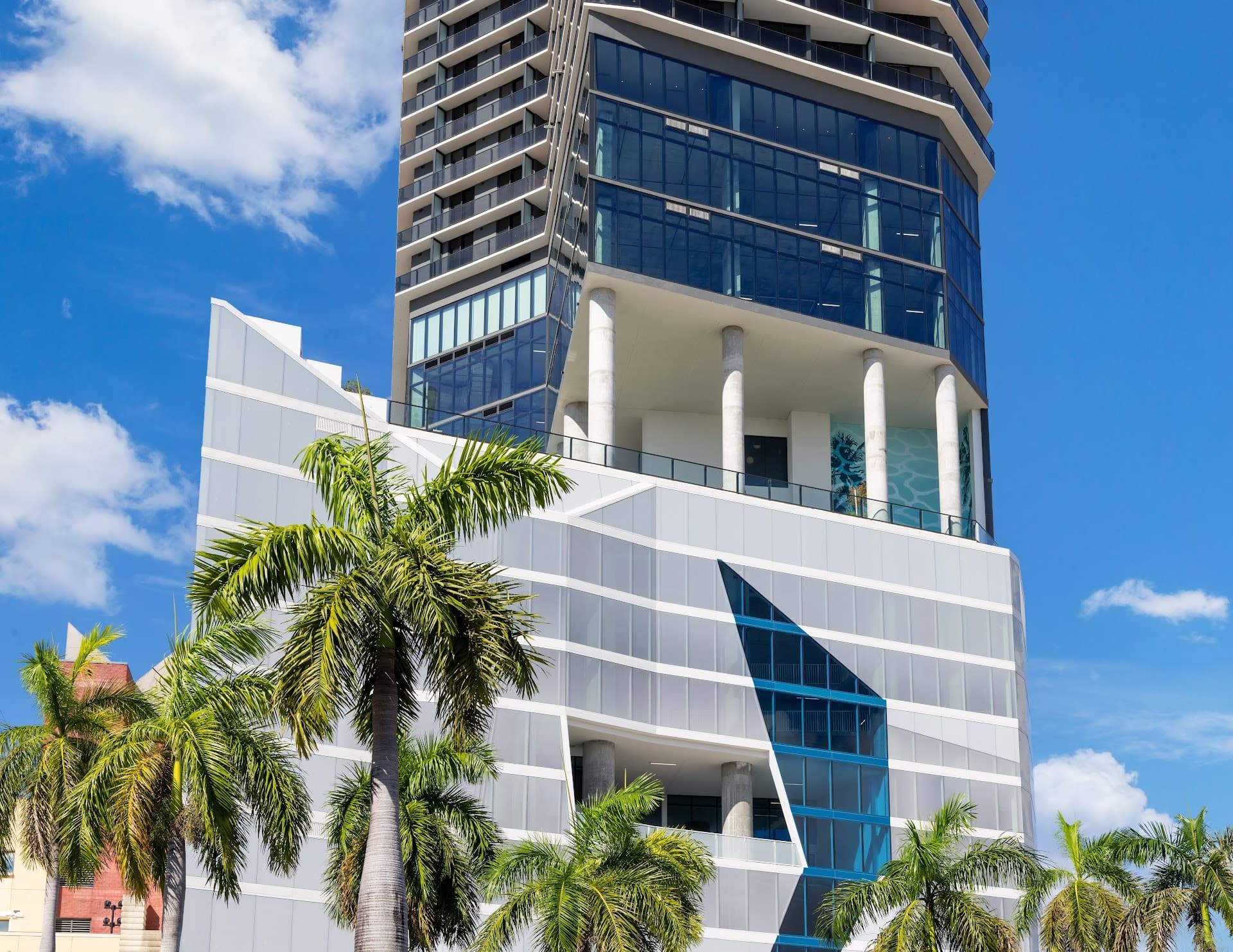 Elser Hotel Miami building facade under clear sky