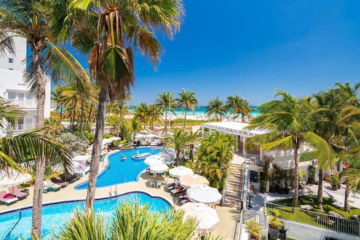 The Savoy Hotel & Beach Club pool area in Miami Beach