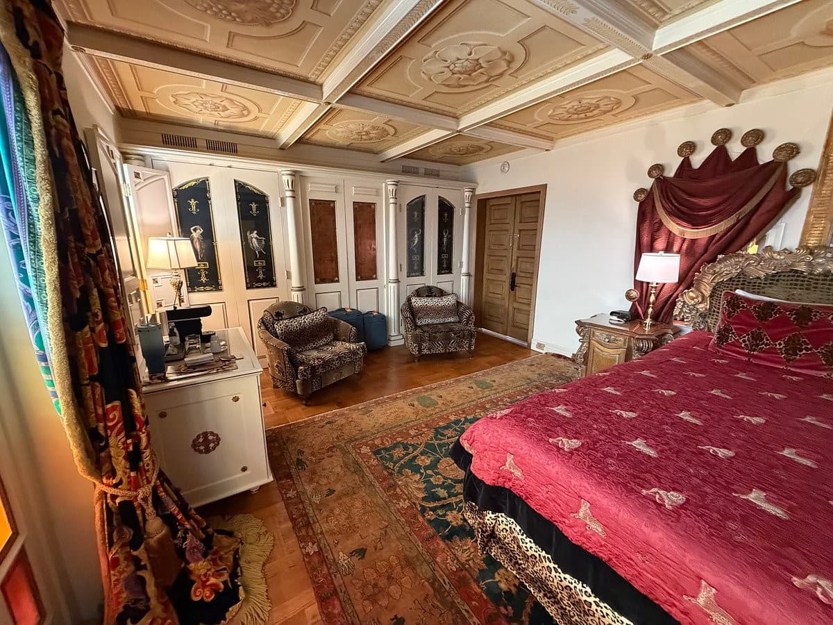 Luxurious room at The Villa Casa Casuarina Miami Beach