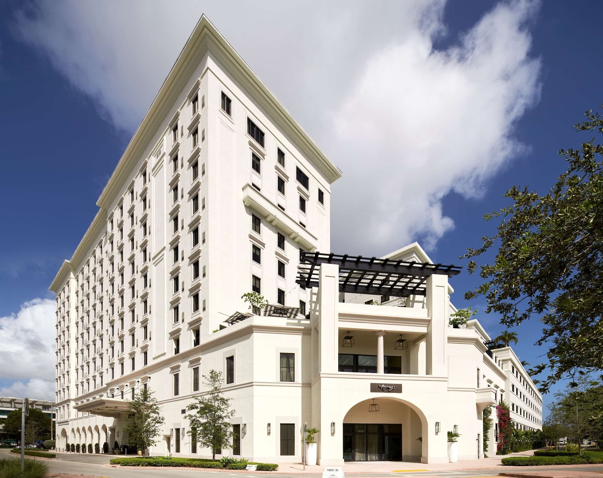 Thesis Hotel Miami Coral Gables exterior view