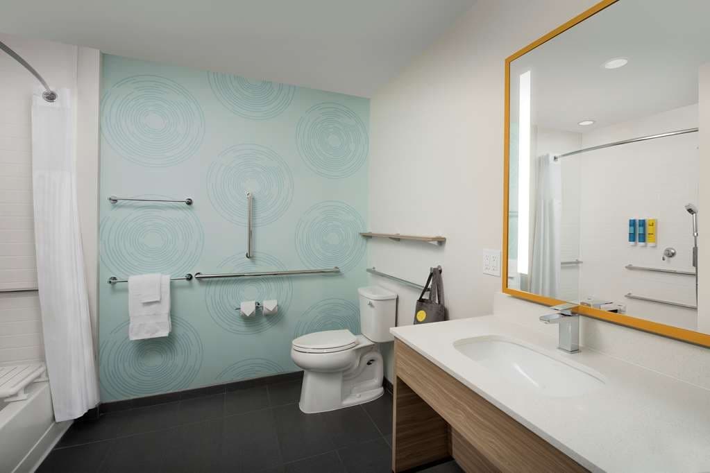 Modern bathroom at Tru by Hilton Miami West Brickell