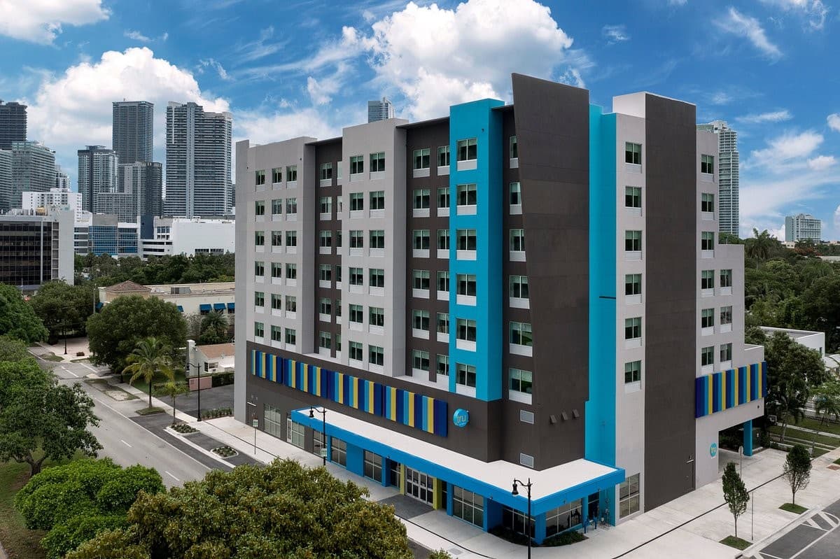 Tru by Hilton Miami West Brickell hotel exterior