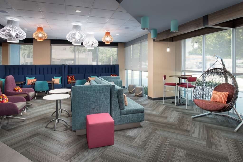 Tru by Hilton Miami West Brickell lobby seating area