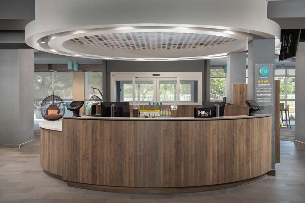 Tru by Hilton Miami West Brickell hotel lobby