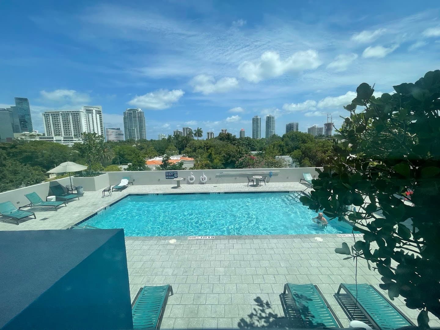 Tru by Hilton Miami West Brickell pool area