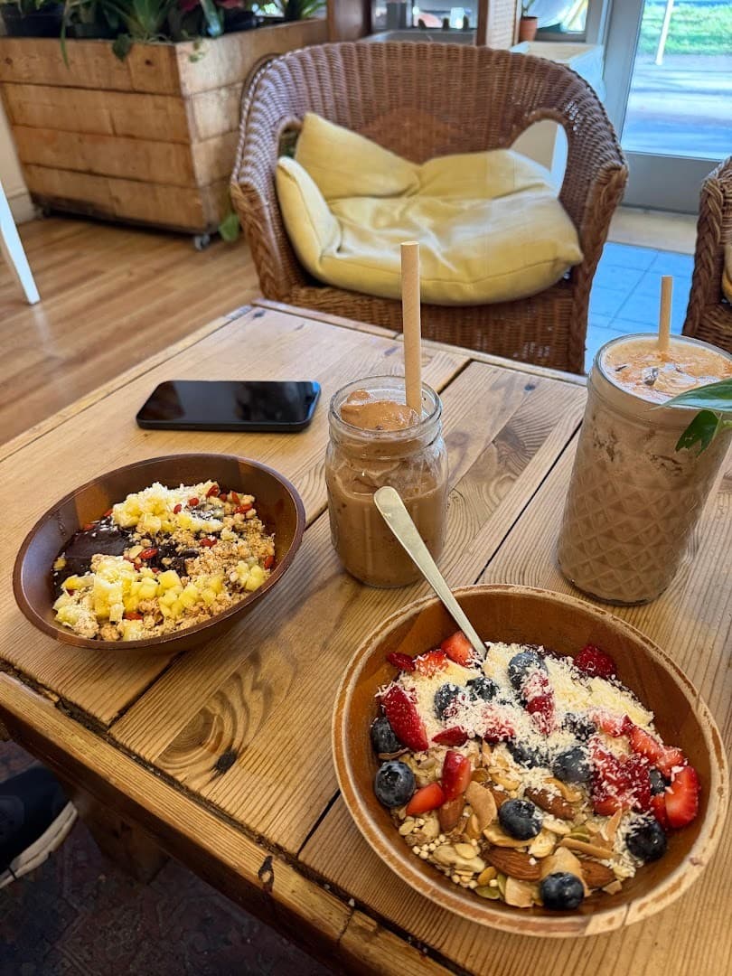 Healthy breakfast bowls at Under the Mango Tree Miami Beach