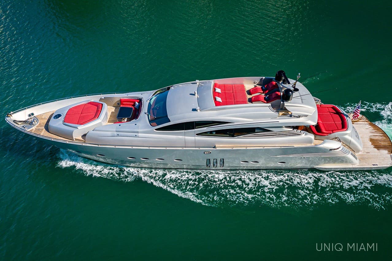 Luxury yacht from UNIQ Miami Yacht Charters in Miami Beach