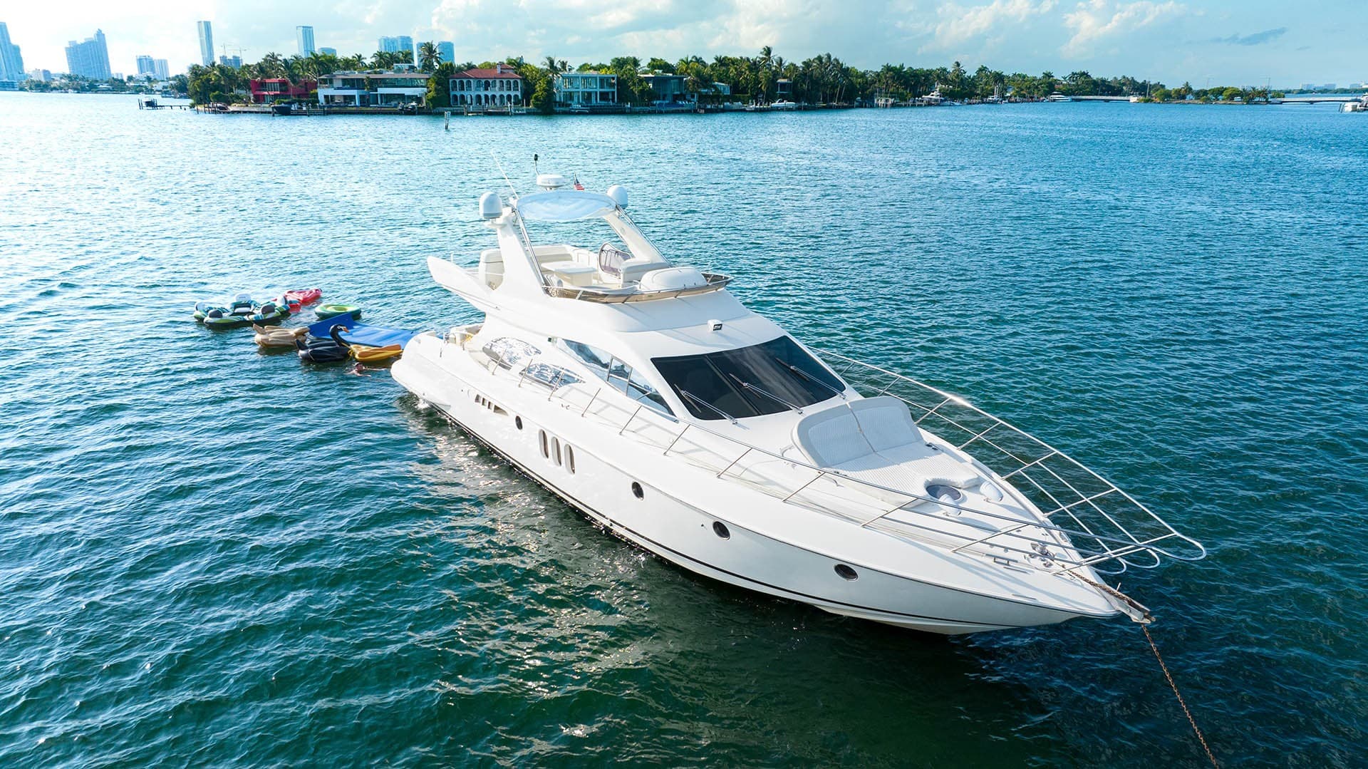 Luxury yacht at UNIQ Miami Yacht Charters in Miami Beach