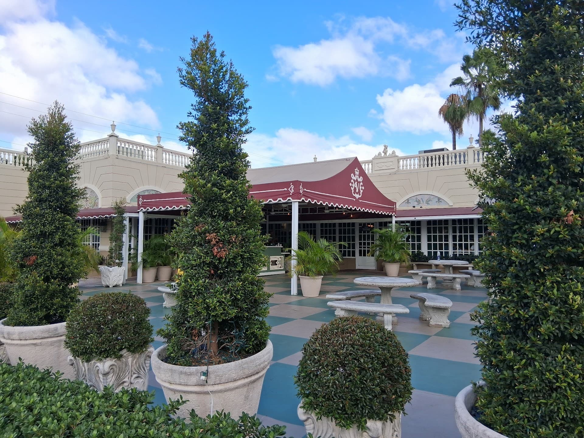 Versailles Restaurant Cuban Cuisine outdoor view in Miami